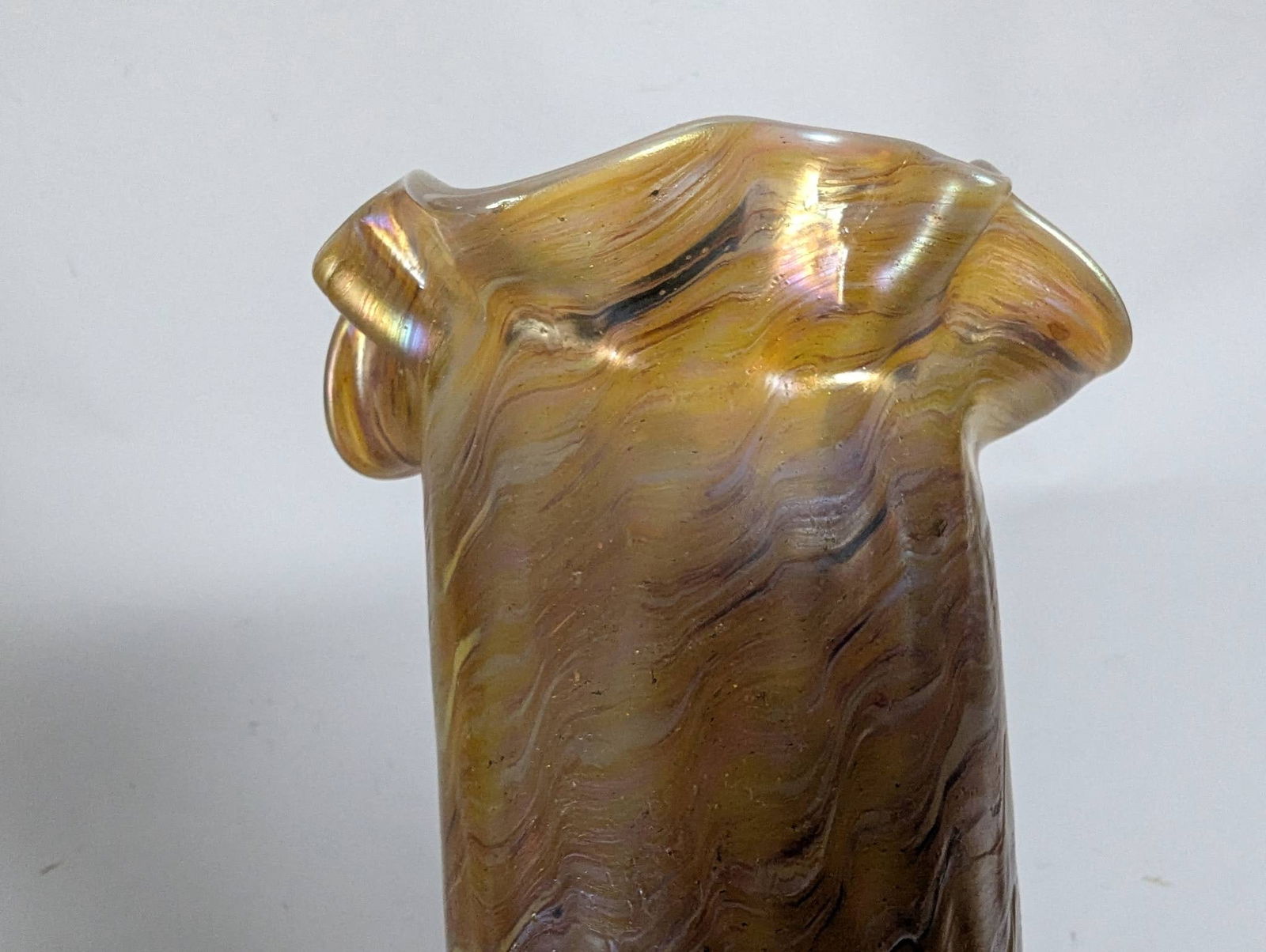 Bohemian Iridescent Art Glass Vase Attributed to Loetz - 6