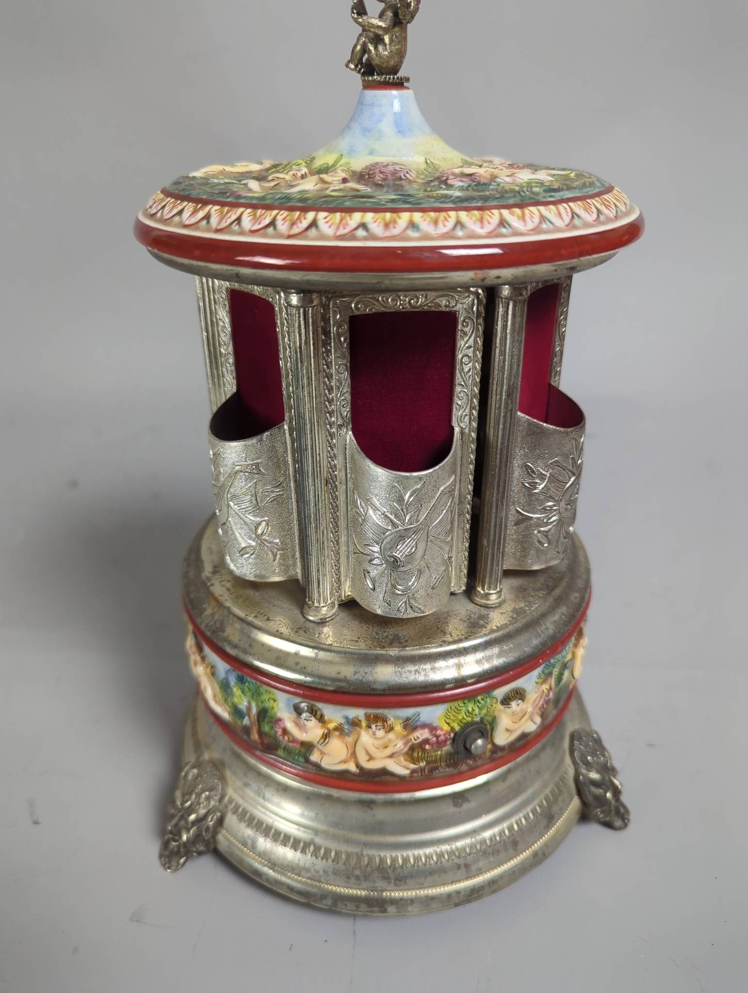 Reuge Capodimonte Porcelain Musical Cigarette or Lipstick Dispenser - 10