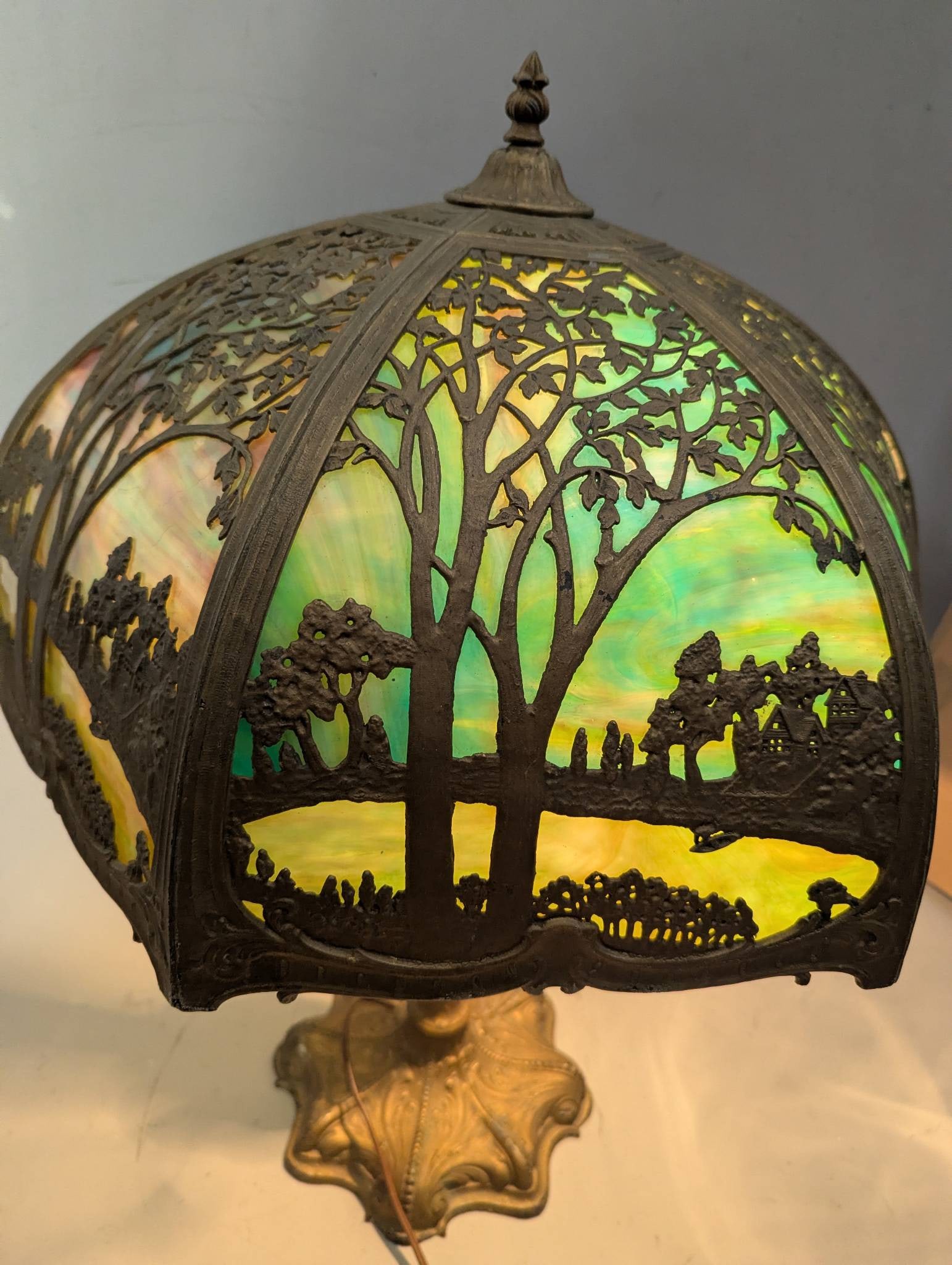Antique Northwest Lamp Co. Slag Glass Table Lamp with Scenic Overlay Design - 3