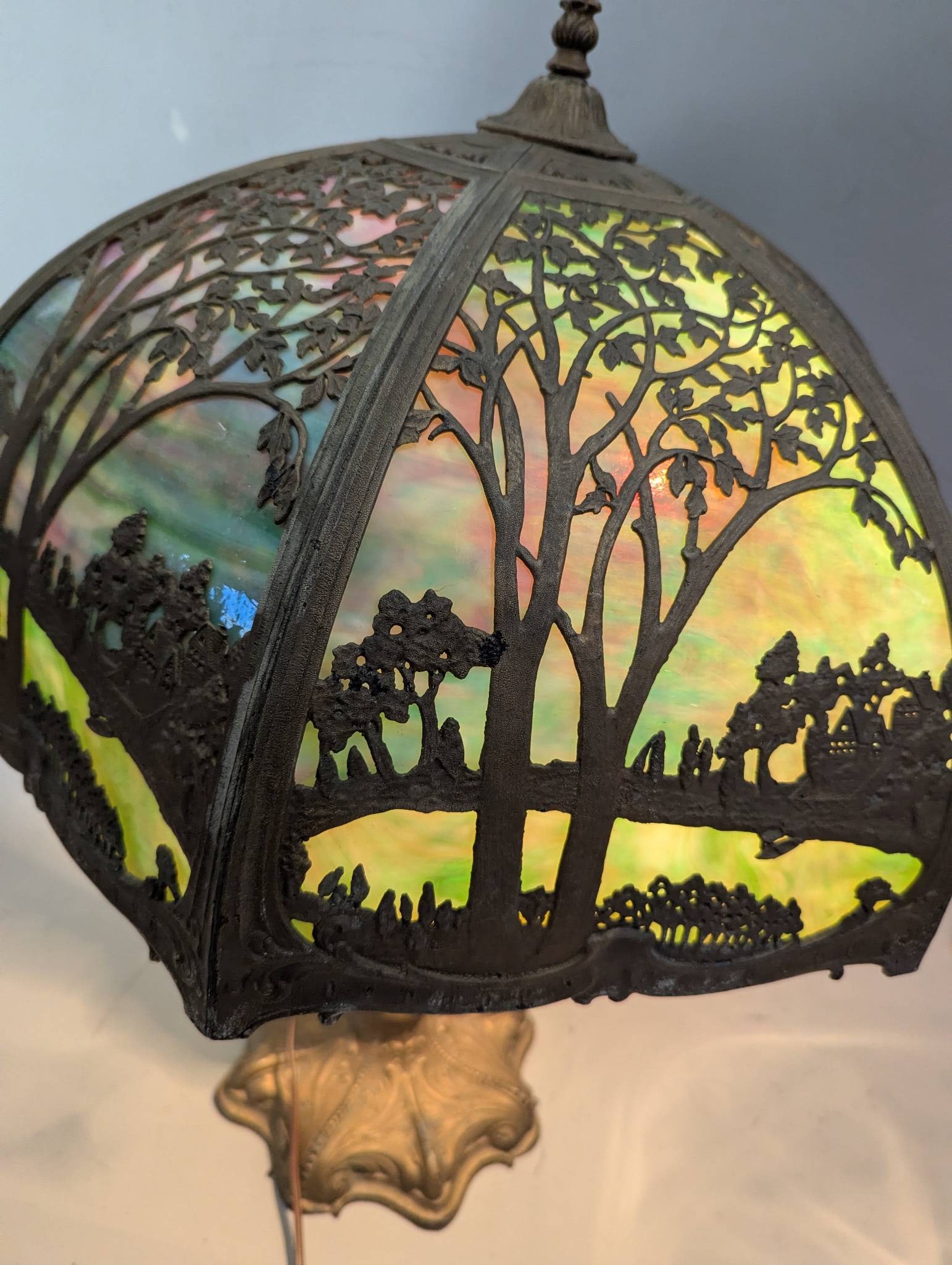 Antique Northwest Lamp Co. Slag Glass Table Lamp with Scenic Overlay Design - 5