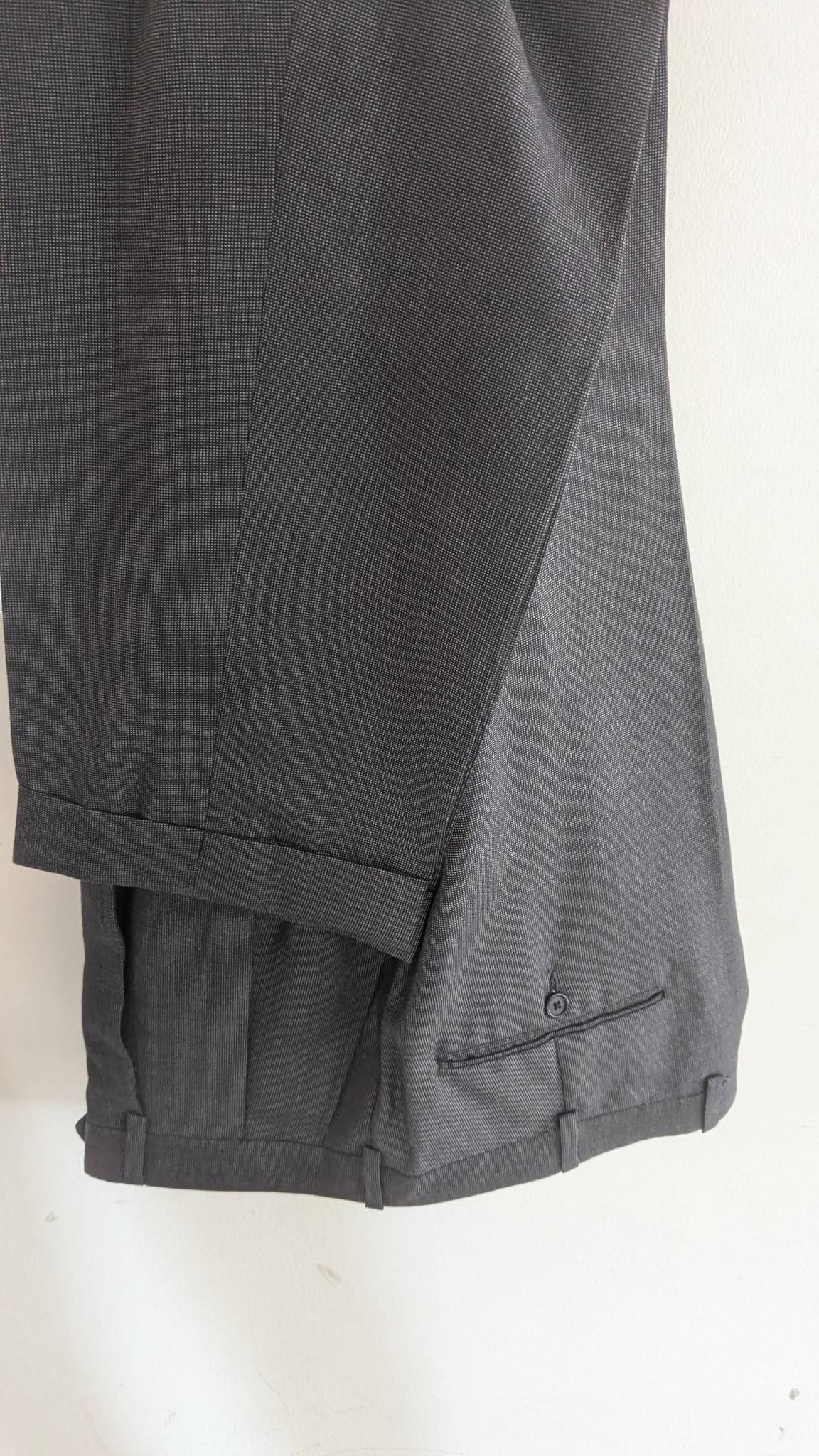 Burberry London Mens Suit in Dark Gray Wool - 10