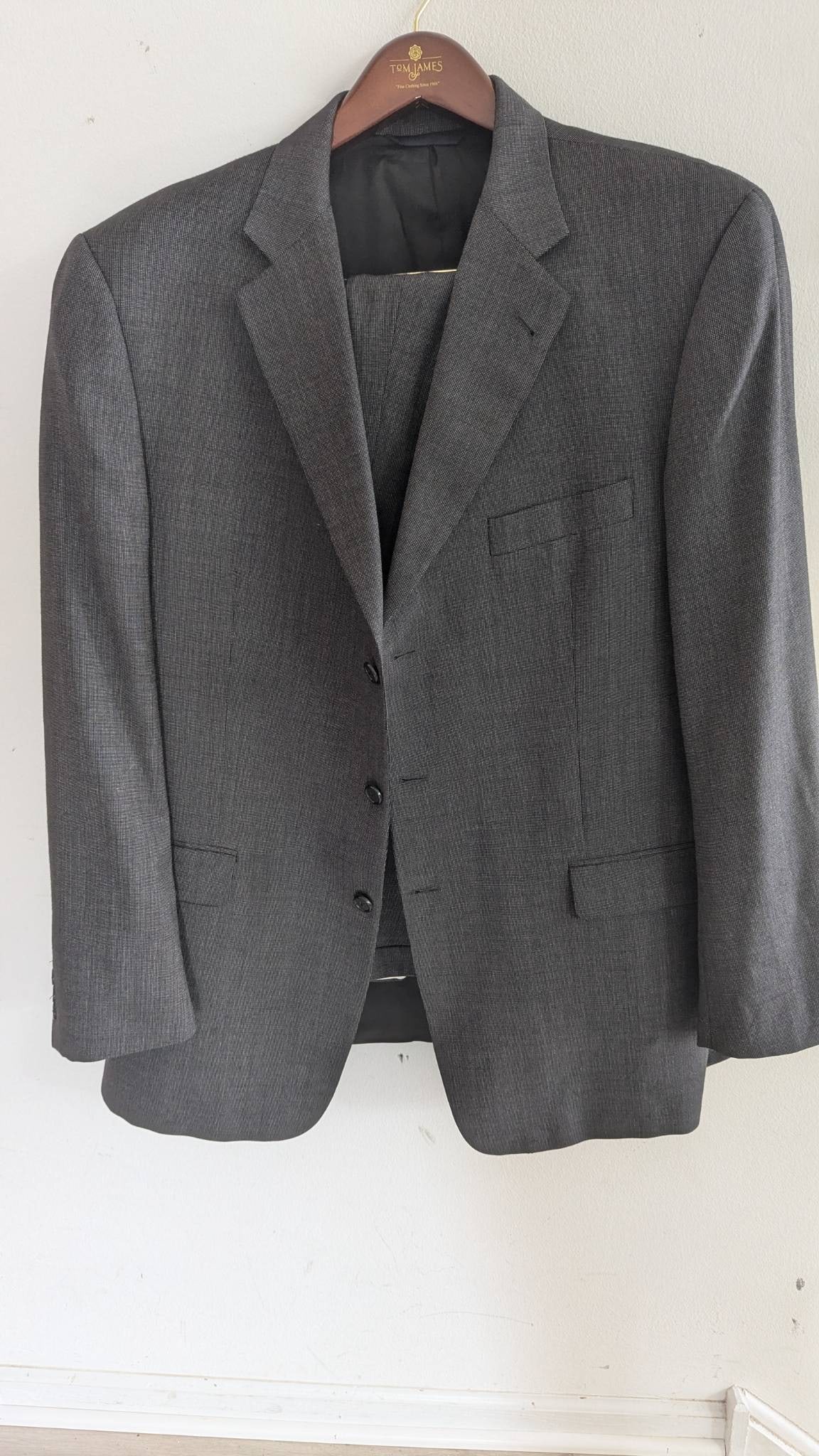 Burberry London Mens Suit in Dark Gray Wool (1 of 10)