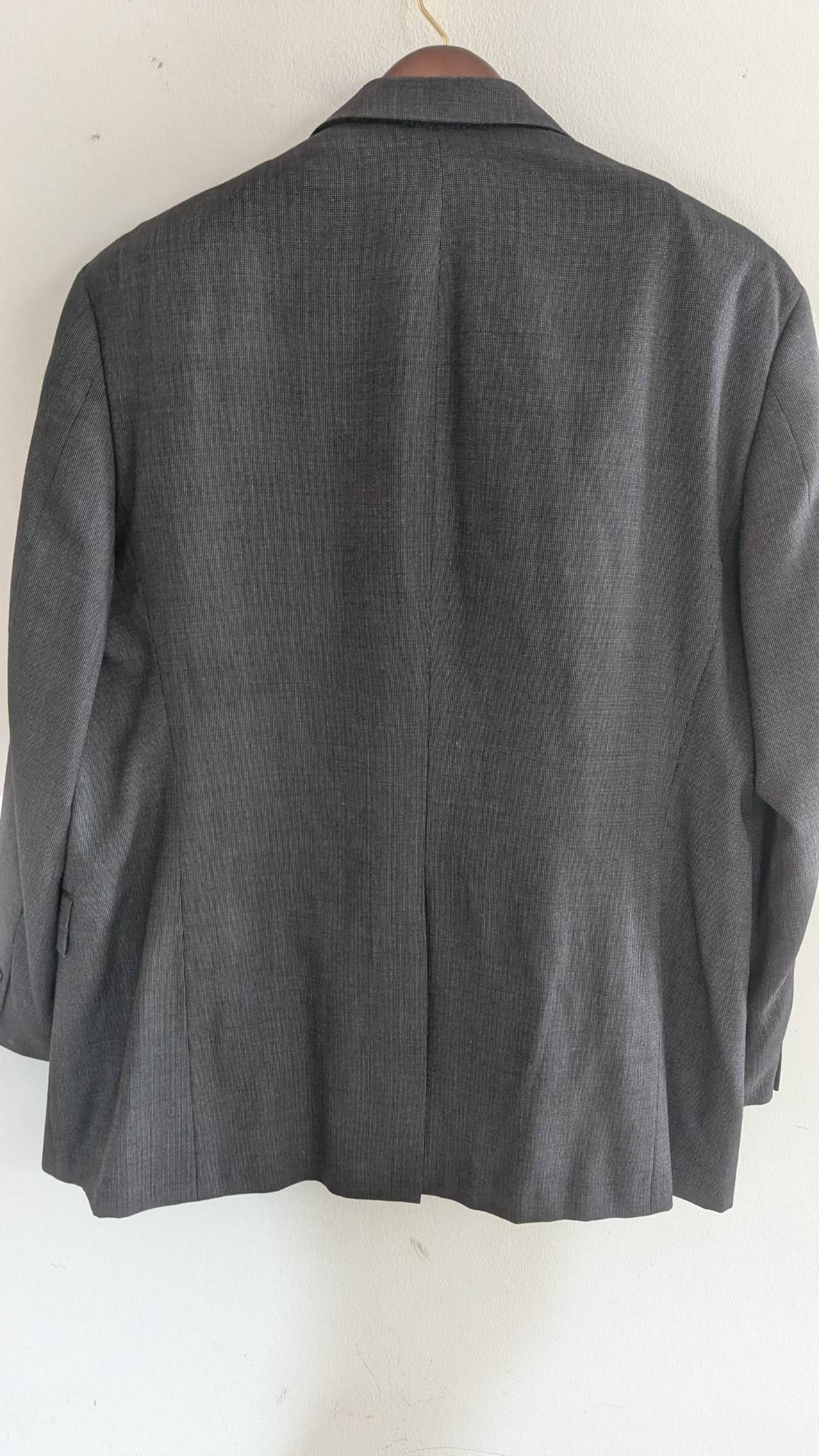 Burberry London Mens Suit in Dark Gray Wool - 8