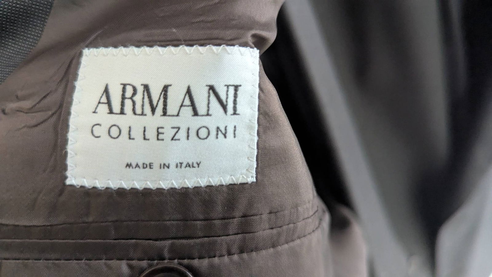 Armani Collezioni Two-Piece Suit in Black Wool Blend - 6