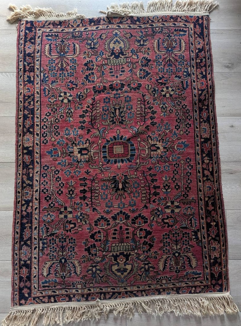 Persian Sarouk Wool Rug with Traditional Floral Design (1 of 8)