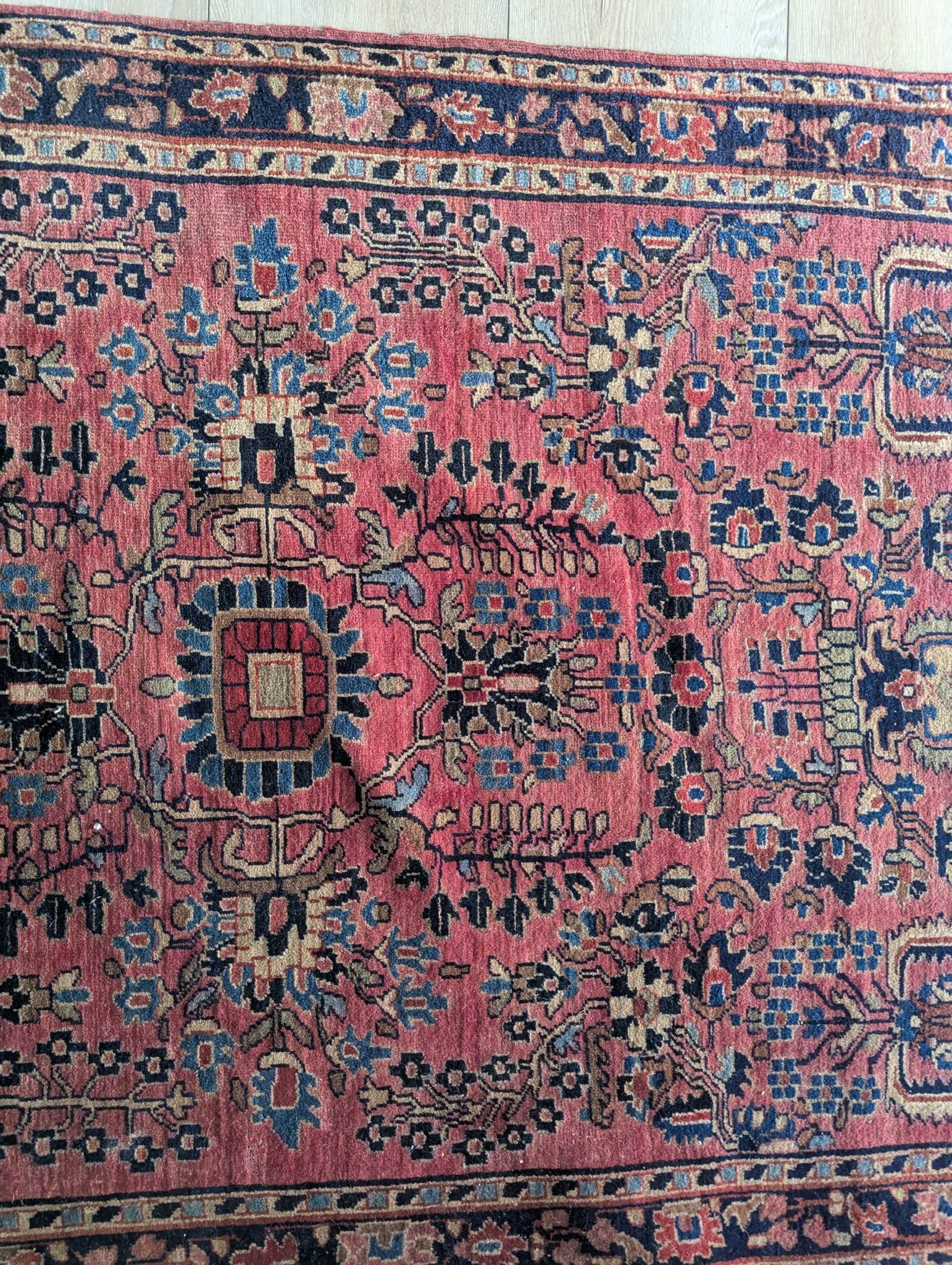 Persian Sarouk Wool Rug with Traditional Floral Design - 4