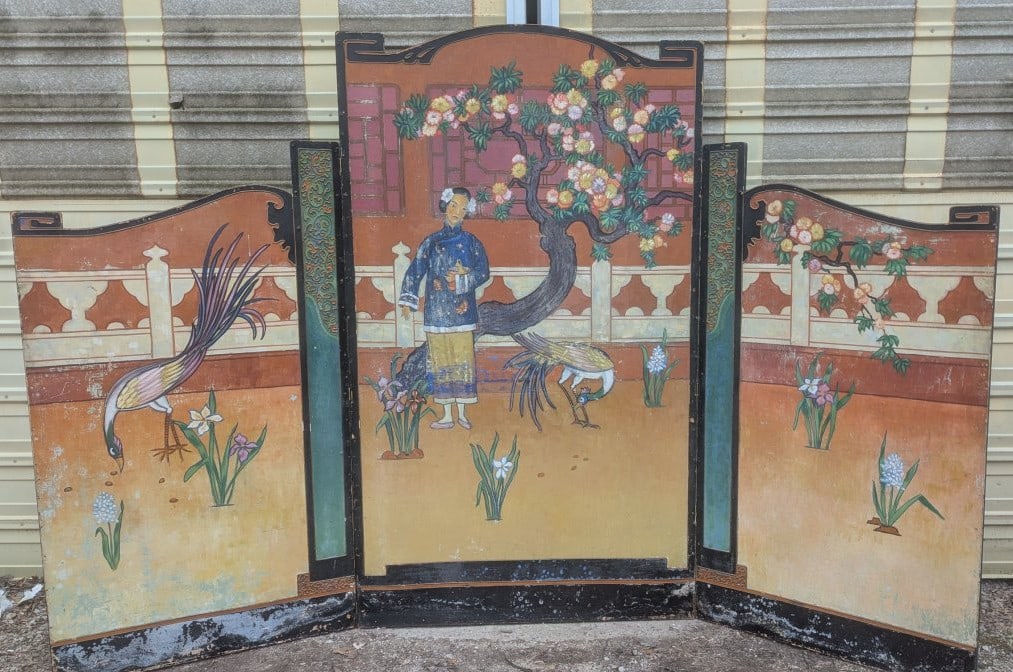 Antique Hand Painted Chinoiserie Room Divider Decorative Screen: **Important** Please read below description on how to avoid high shipping costs. Presenting a stunning hand-painted large antique room divider boasting a grand design. This exquisite piece stands at 8