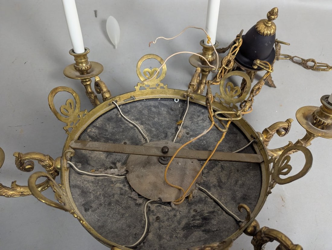 Elegant Vintage Brass and Black Chandelier Classic Decorative Lighting - 8