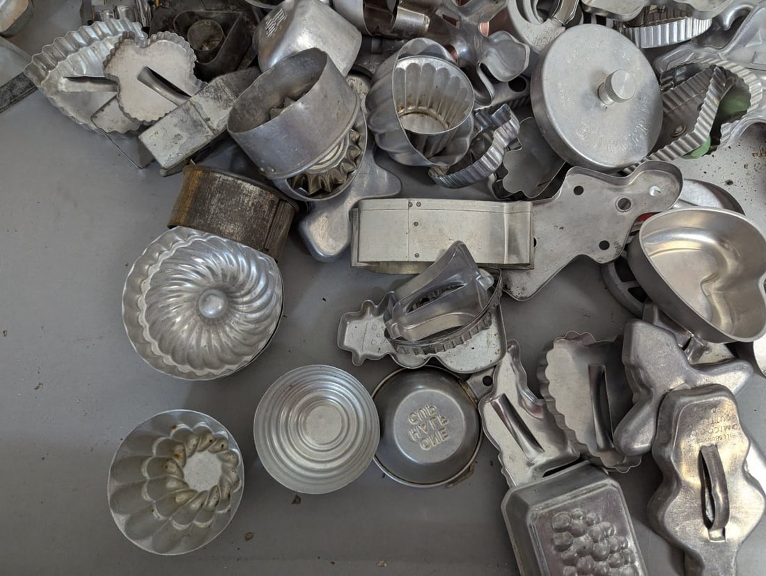 Huge Lot Vintage Aluminum Metal Cookie Cutters Unique Kitchen Items - 4