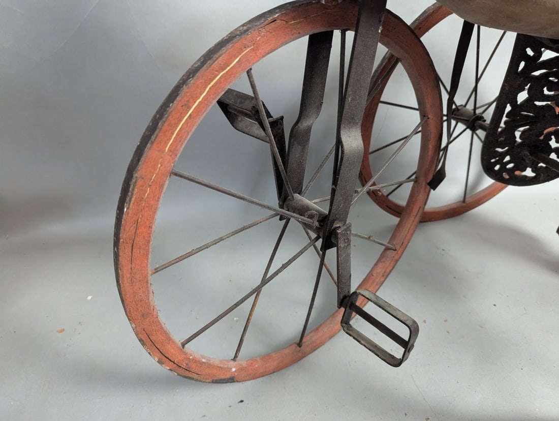 Charming Horse Tricycle Ideal for Collectors and Decor Enthusiasts - 4