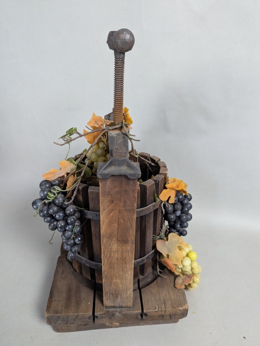 Antique Wear-Ever Grape Wine Press Charming Rustic Decor - 3