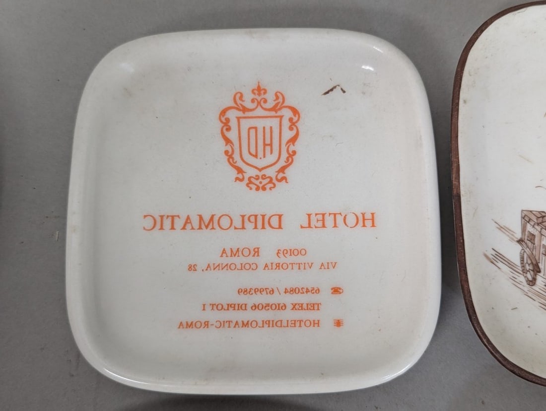 Collectible Lot of 10 Vintage Italian Hotel Ashtrays from the 1950s - 4
