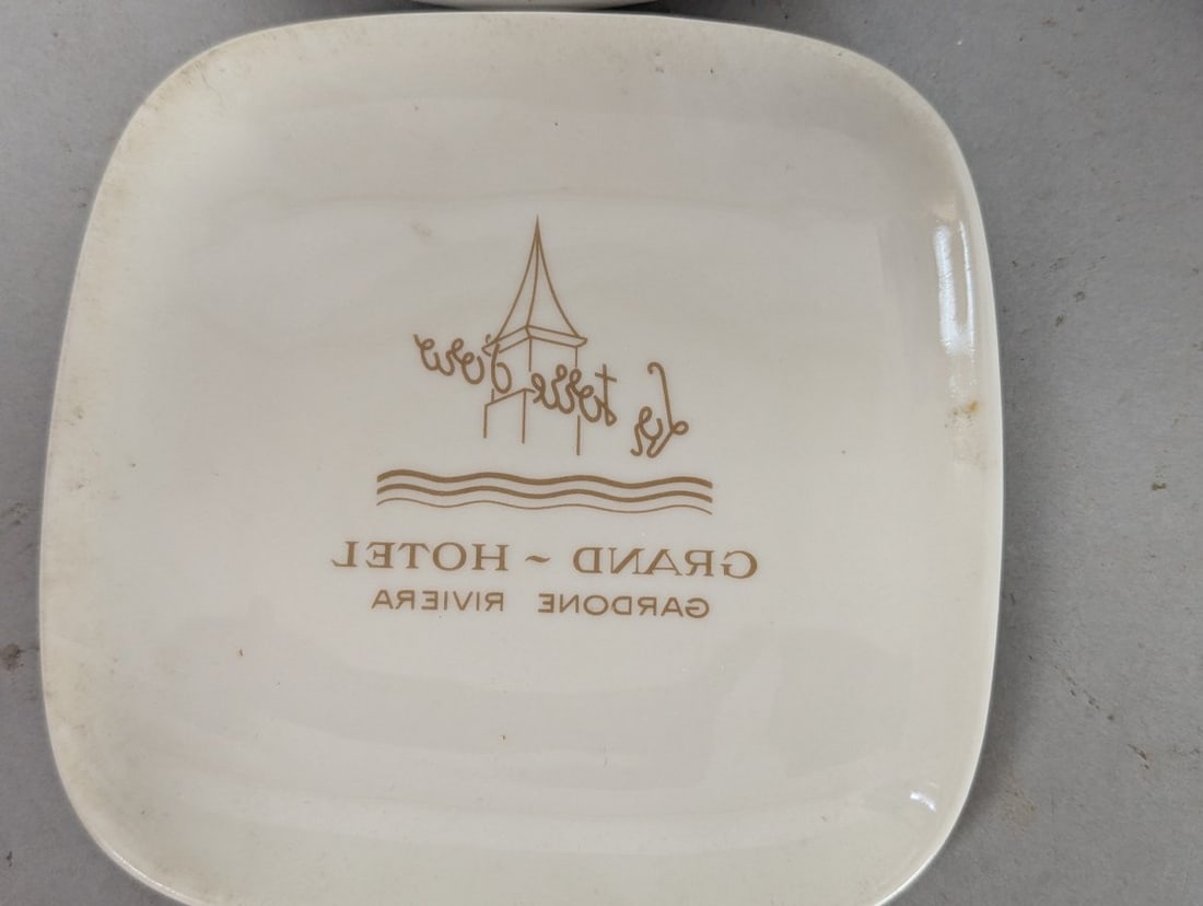 Collectible Lot of 10 Vintage Italian Hotel Ashtrays from the 1950s - 8