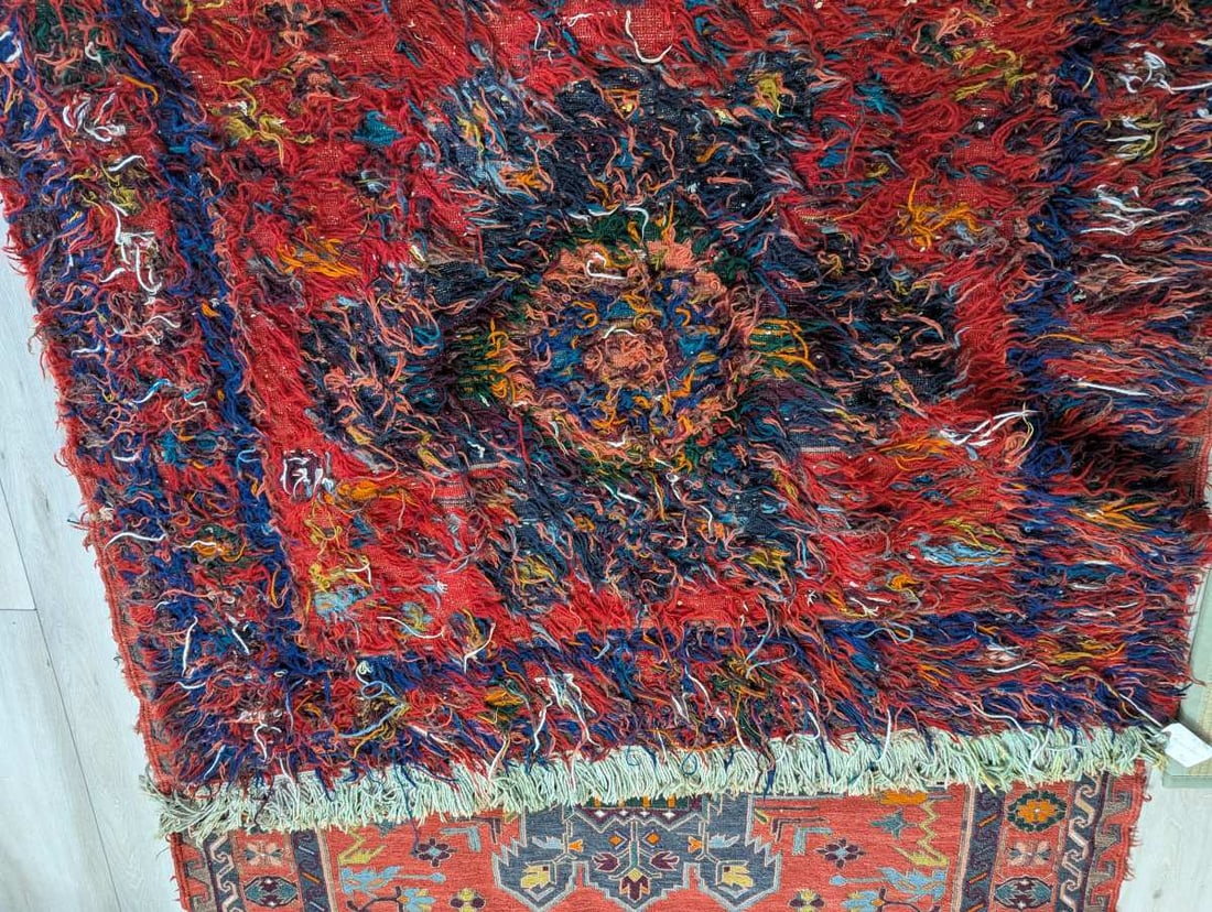 Stunning Handwoven Soumak Rug from Azerbaijan with Geometric Designs - 11
