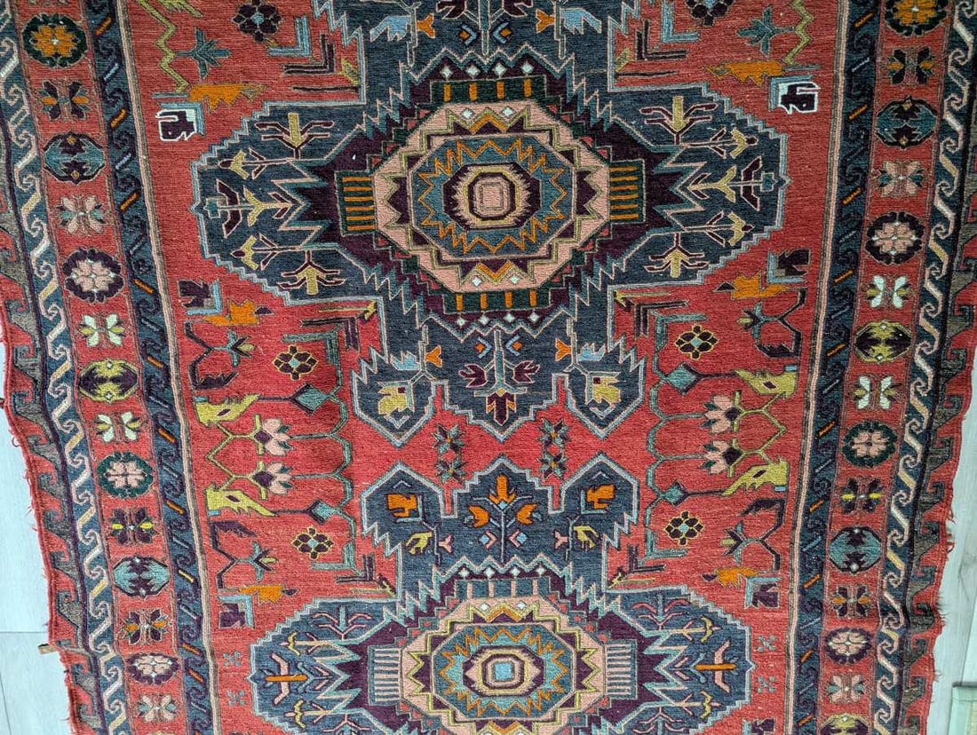 Stunning Handwoven Soumak Rug from Azerbaijan with Geometric Designs - 4