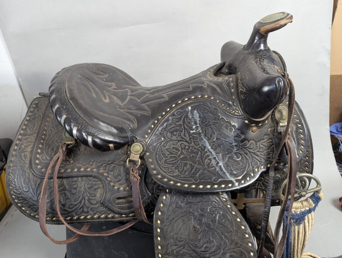 Vintage Tooled Leather Western Saddle with Floral Design - 10