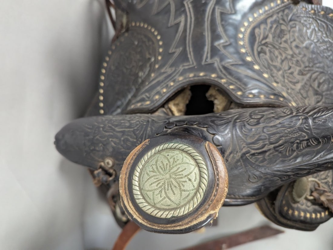 Vintage Tooled Leather Western Saddle with Floral Design - 5