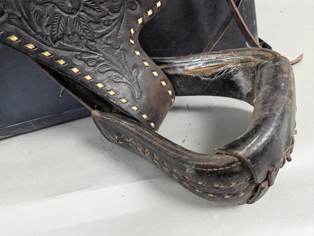 Vintage Tooled Leather Western Saddle with Floral Design - 8