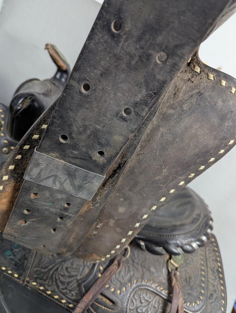 Vintage Tooled Leather Western Saddle with Floral Design - 9