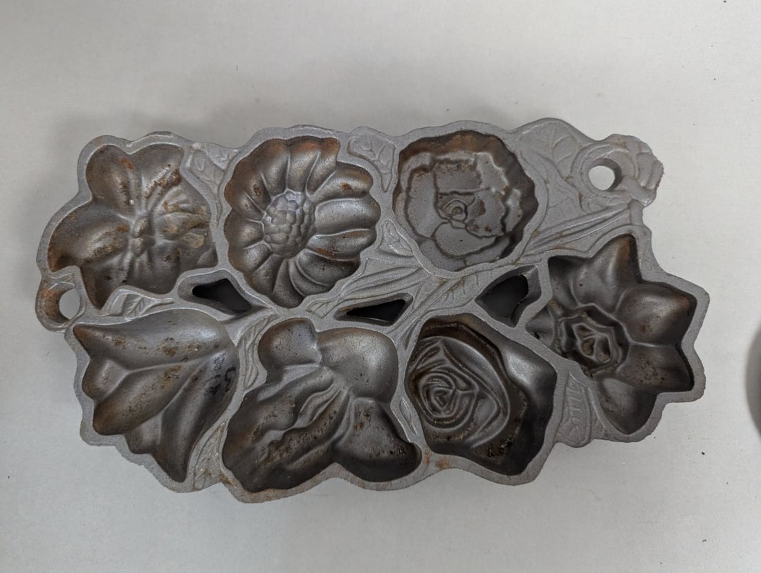 Vintage John Wright Cast Iron Bakeware Collection with Unique Designs - 10