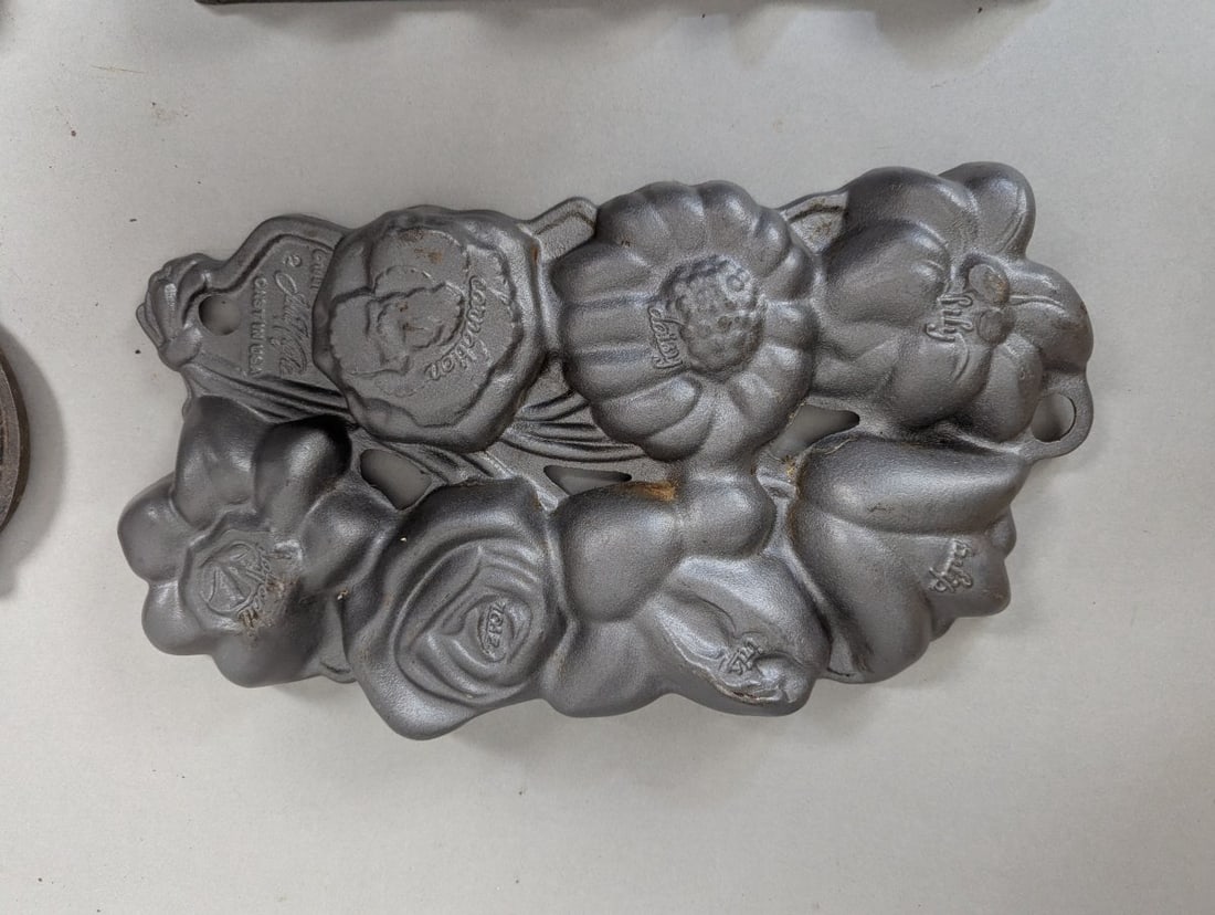 Vintage John Wright Cast Iron Bakeware Collection with Unique Designs - 11