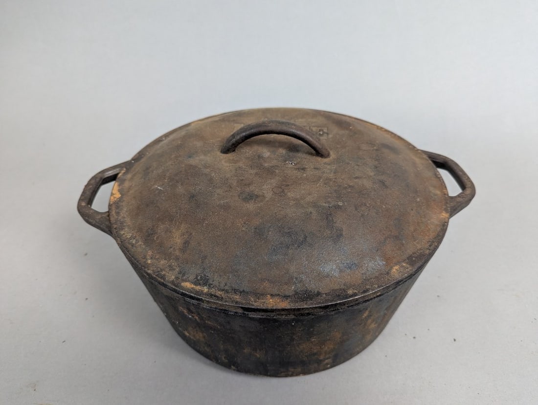 Lodge No 8 Cast Iron Dutch Oven with Basting Lid Vintage Cookware: **Important** Please read below description on how to avoid high shipping costs. This Lodge No. 8 Cast Iron Dutch Oven stands 9 high and has an 11 diameter. It has some surface rust and needs cleaning