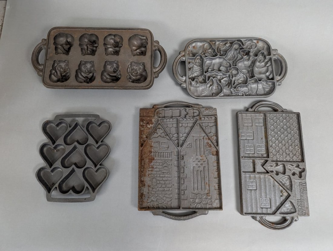 John Wright Cast Iron Baking Molds Set of Heart Bear Animal Gingerbread House: **Important** Please read below description on how to avoid high shipping costs. This stunning set of baking molds includes whimsical designs by John Wright, measuring approximately 12 x 9 inches each