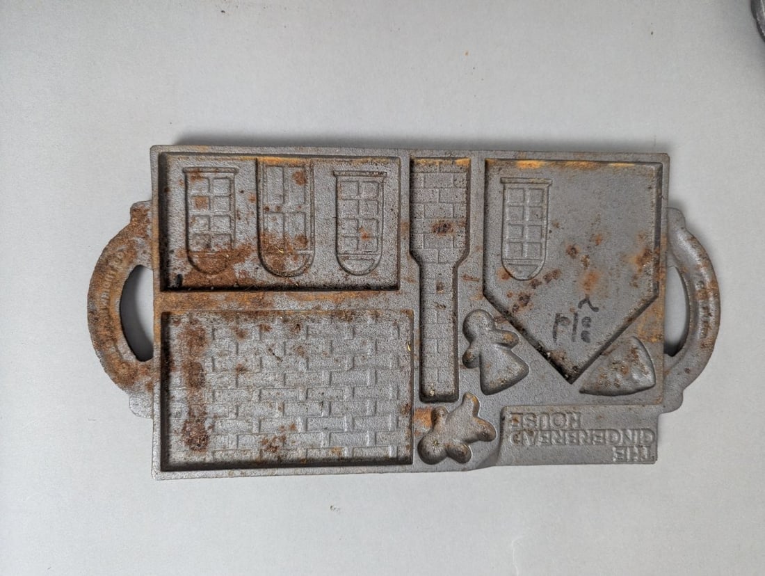 John Wright Cast Iron Baking Molds Set of Heart Bear Animal Gingerbread House - 3