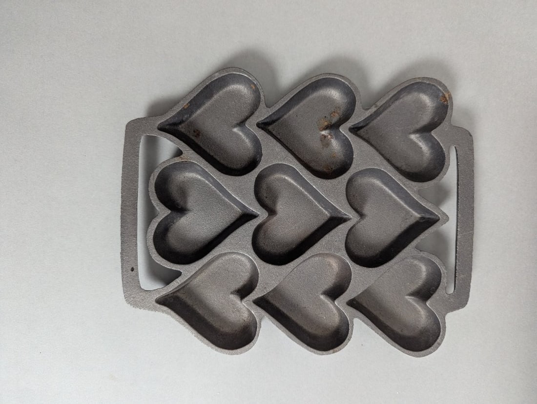 John Wright Cast Iron Baking Molds Set of Heart Bear Animal Gingerbread House - 6