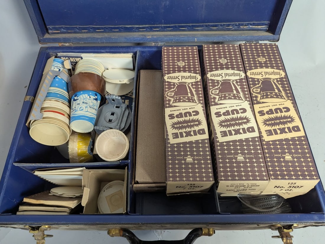 Antique Dixie Cups Salesman Sample Suitcase Unique Collectible - 2