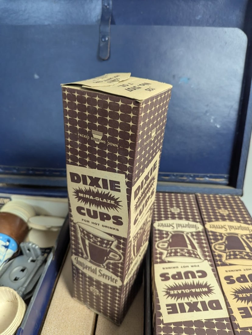 Antique Dixie Cups Salesman Sample Suitcase Unique Collectible - 3