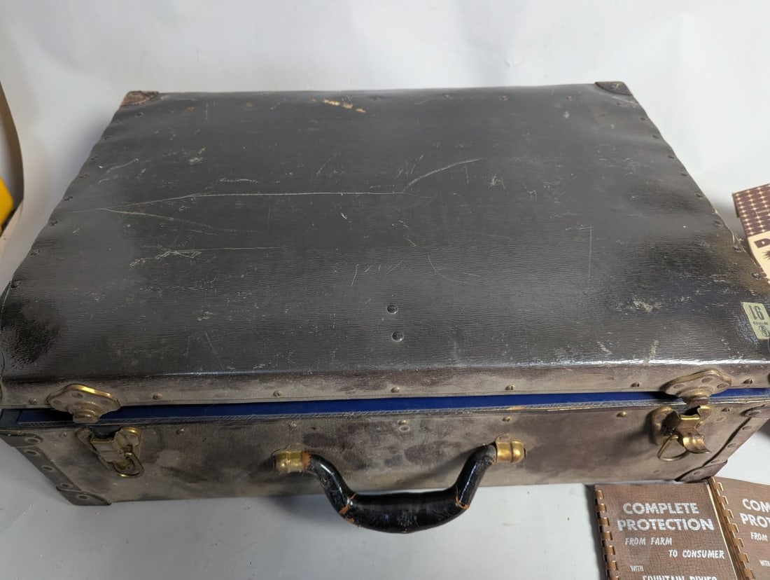 Antique Dixie Cups Salesman Sample Suitcase Unique Collectible - 8