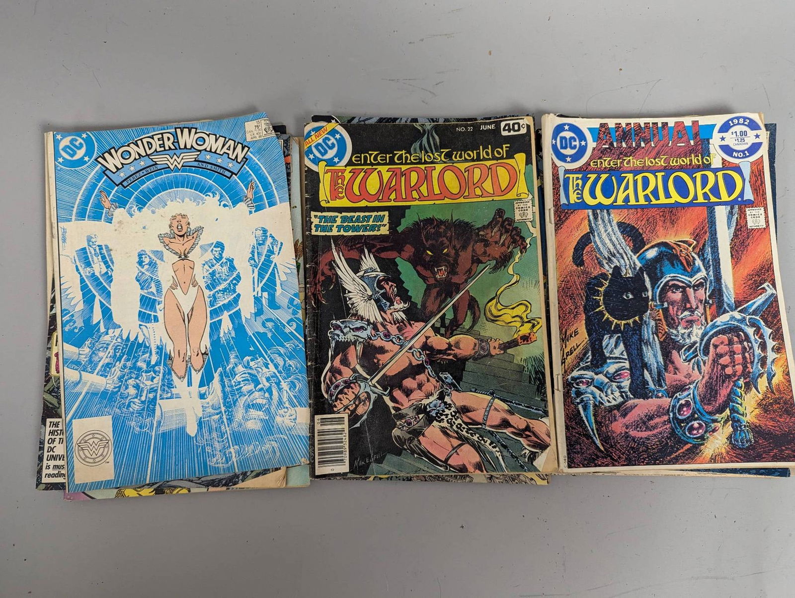 18 1980s Wonder Woman and Warlord Comic Books - 6