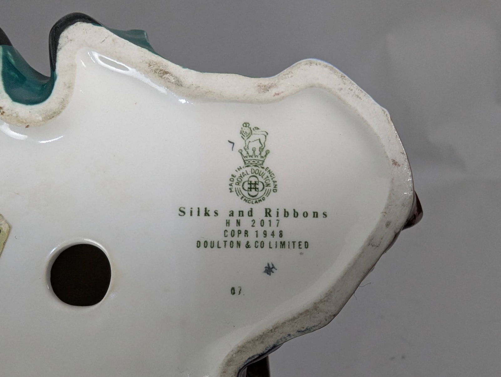 Royal Doulton Figurines Including Old Balloon Seller and Tuppence a Bag - 7