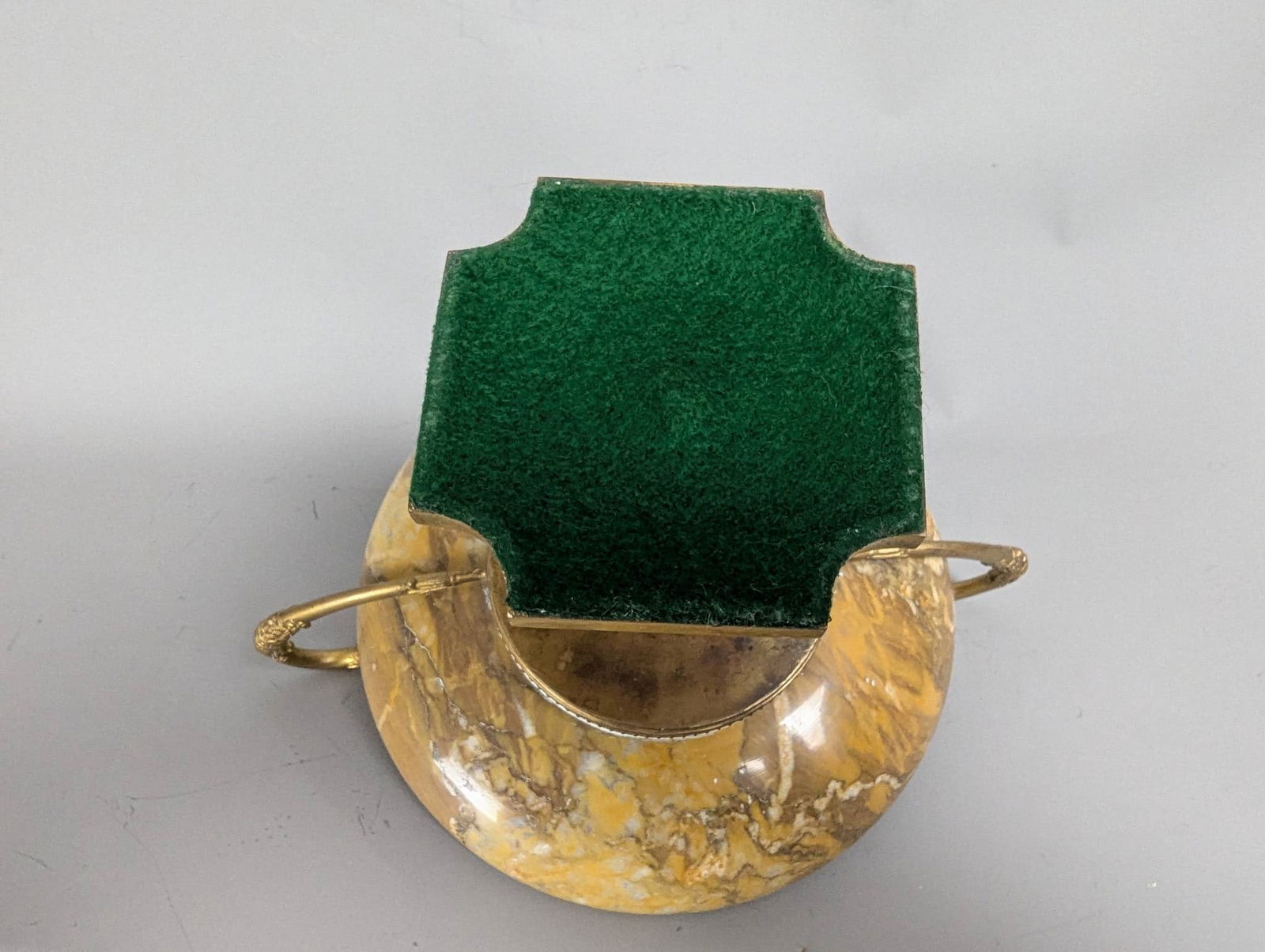French Gilt Bronze and Marble Tazza with Swan-Form Handles - 7