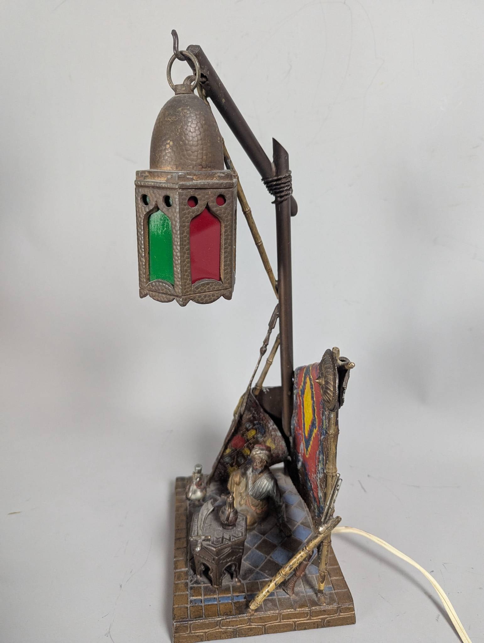 Antique Austrian Cold-Painted Bronze Figural Lamp Attributed to Franz Bergmann - 4