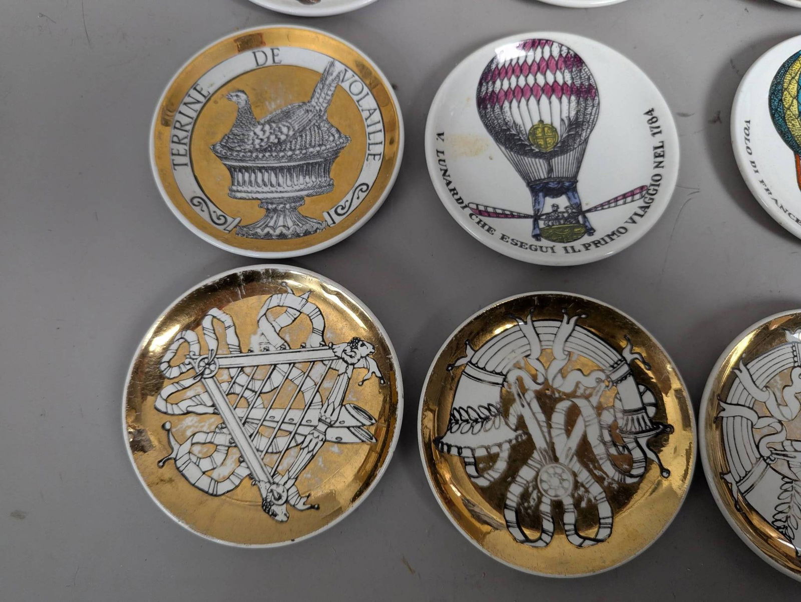 Piero Fornasetti Musicalia Gilt Porcelain Coasters with Holder - 2