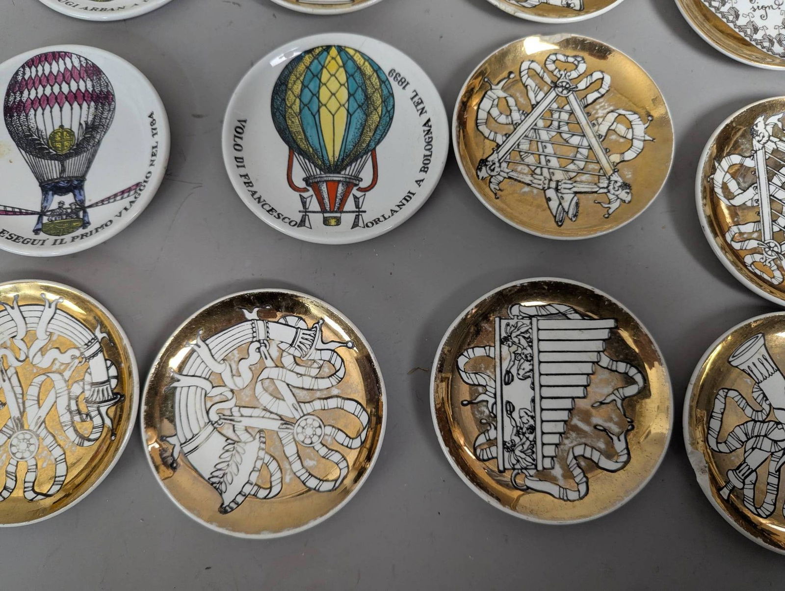 Piero Fornasetti Musicalia Gilt Porcelain Coasters with Holder - 3