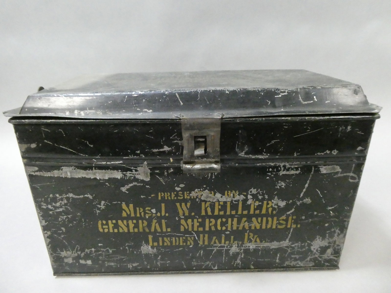 Antique Metal Tuscarora Adv Co Egg Carrier Case w/ Handle (1 of 1)