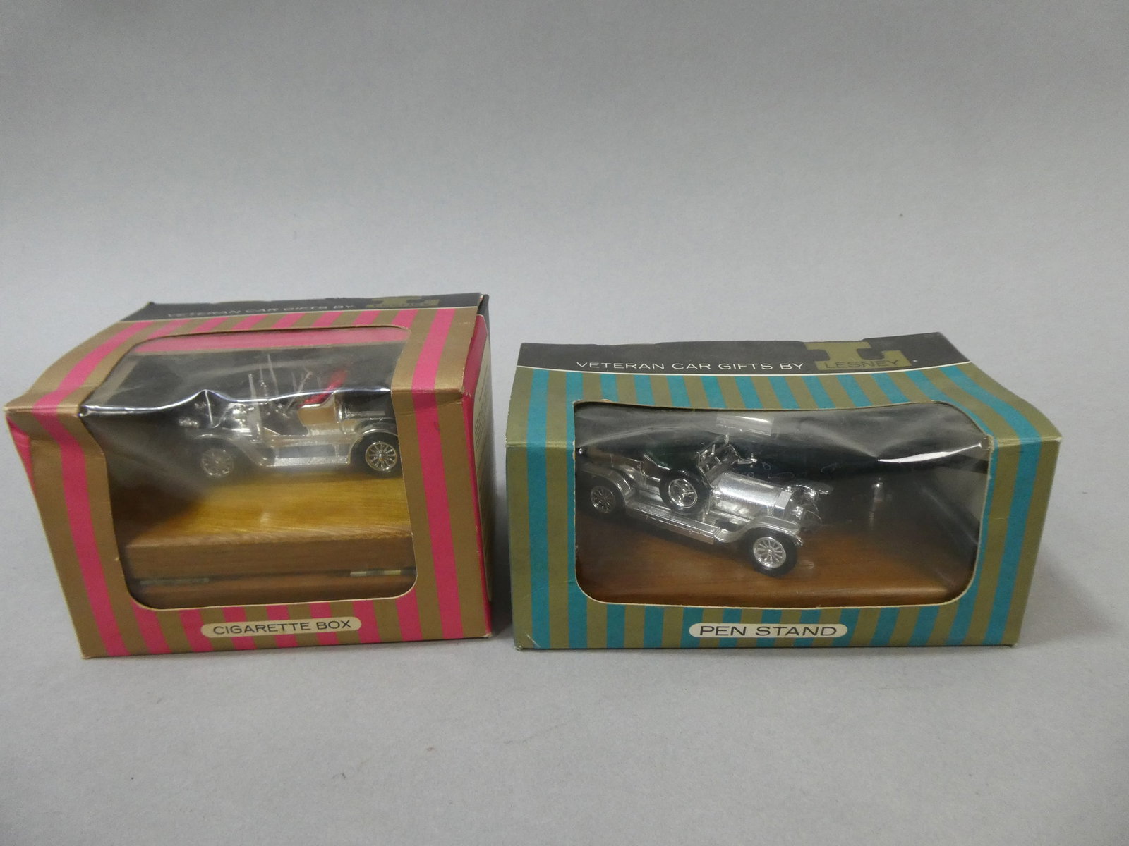 NOS Lesney Veteran Car Gifts Pen Stand & Cigarette Box: **Important** Please read below description on how to avoid high shipping costs. NOS Lesney Veteran Car Gifts Pen Stand & Cigarette Box New in boxes, never used and very clean Checkout & Payment: