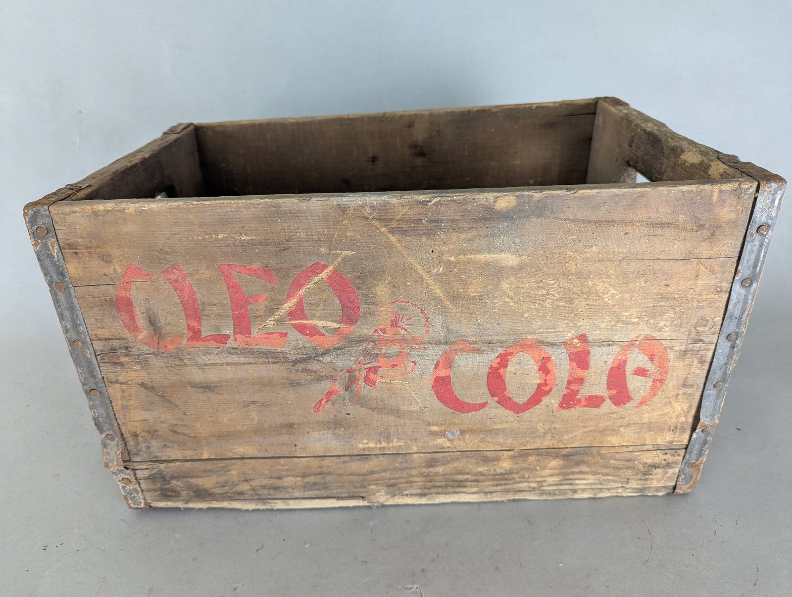 Cleo Cola Wooden Crate with Advertising Graphics from 1930s-1940s (1 of 6)