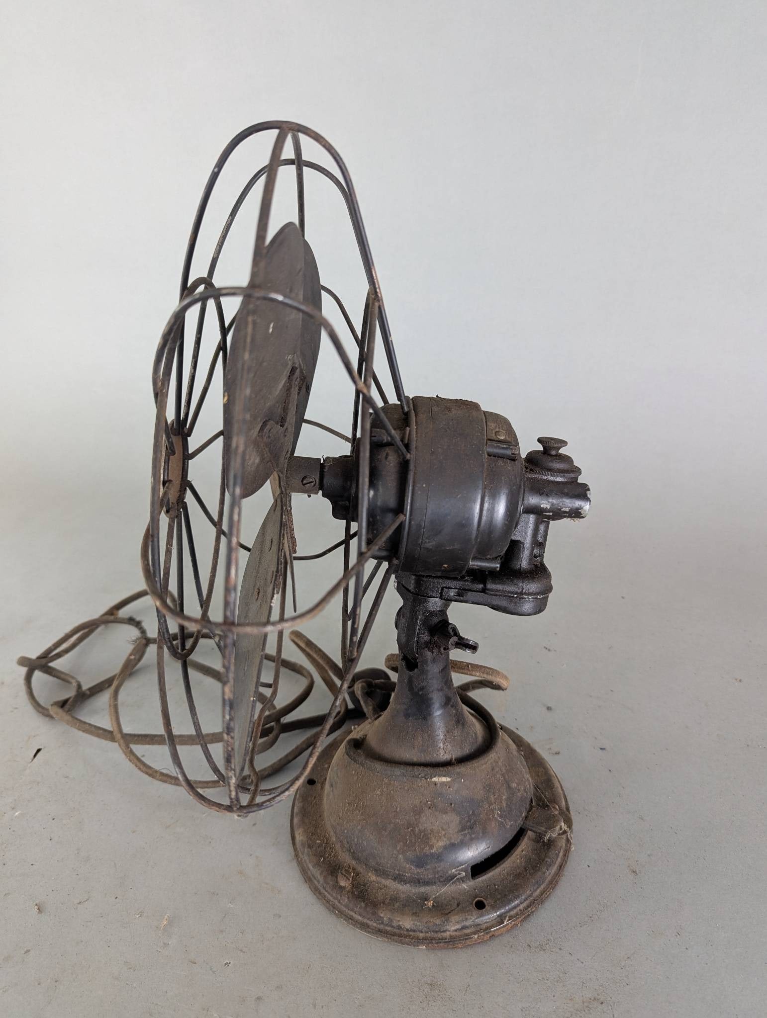 Westinghouse Oscillating Table Fan with Original Finish and Guard - 4