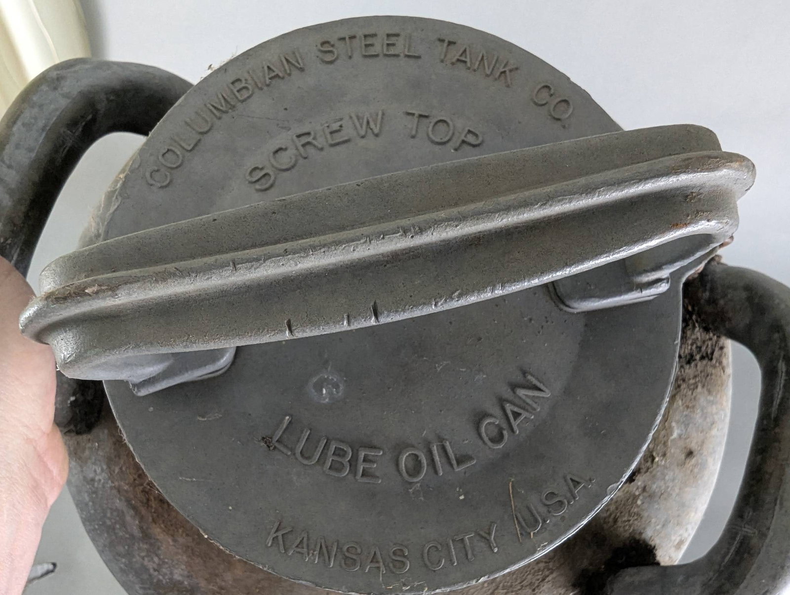 Columbian Steel Tank Co Screw Top Lube Oil Can with Handles - 2