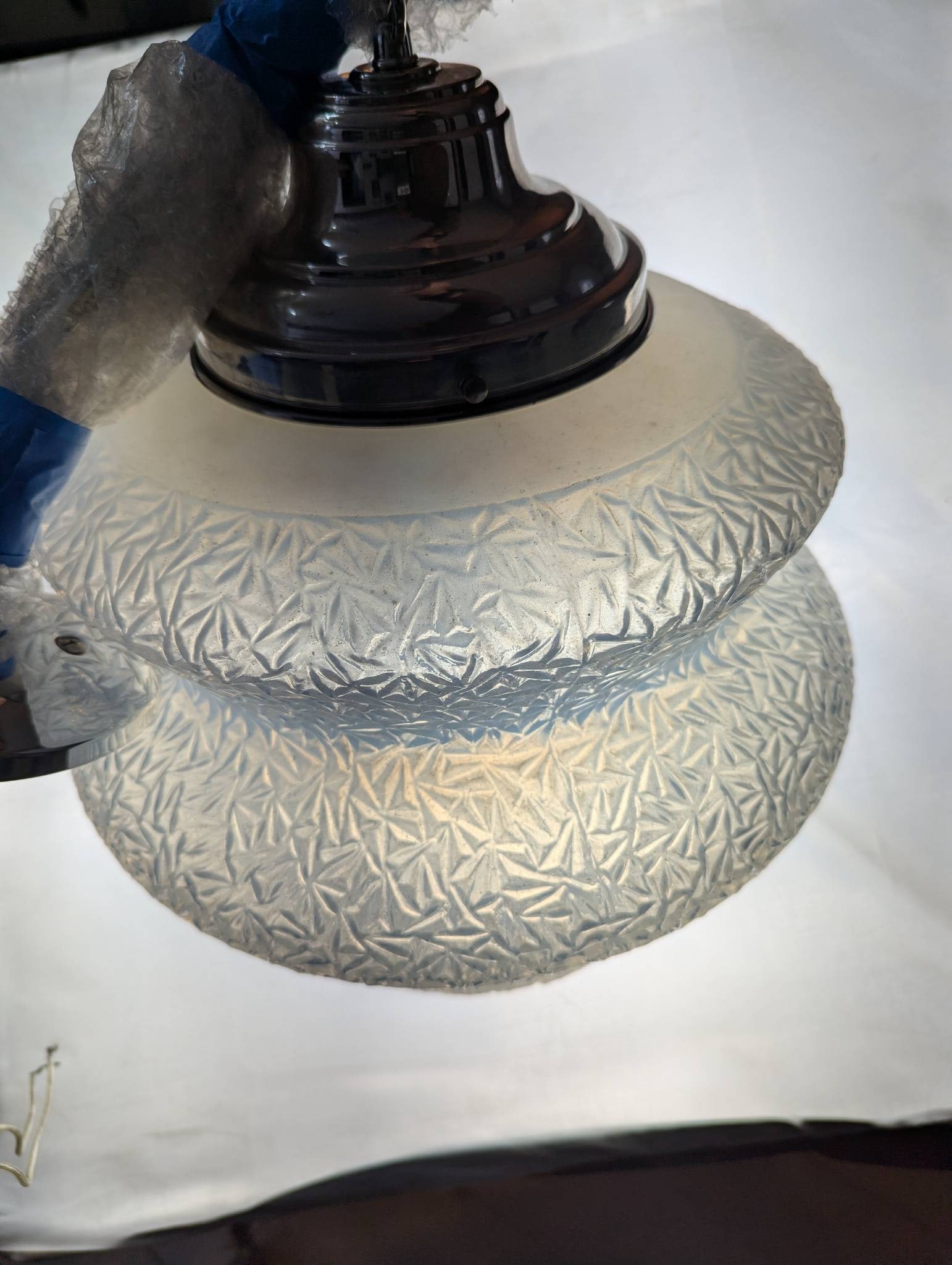 Mid-Century Modern Murano Glass Pendant Light with Textured Shade - 7
