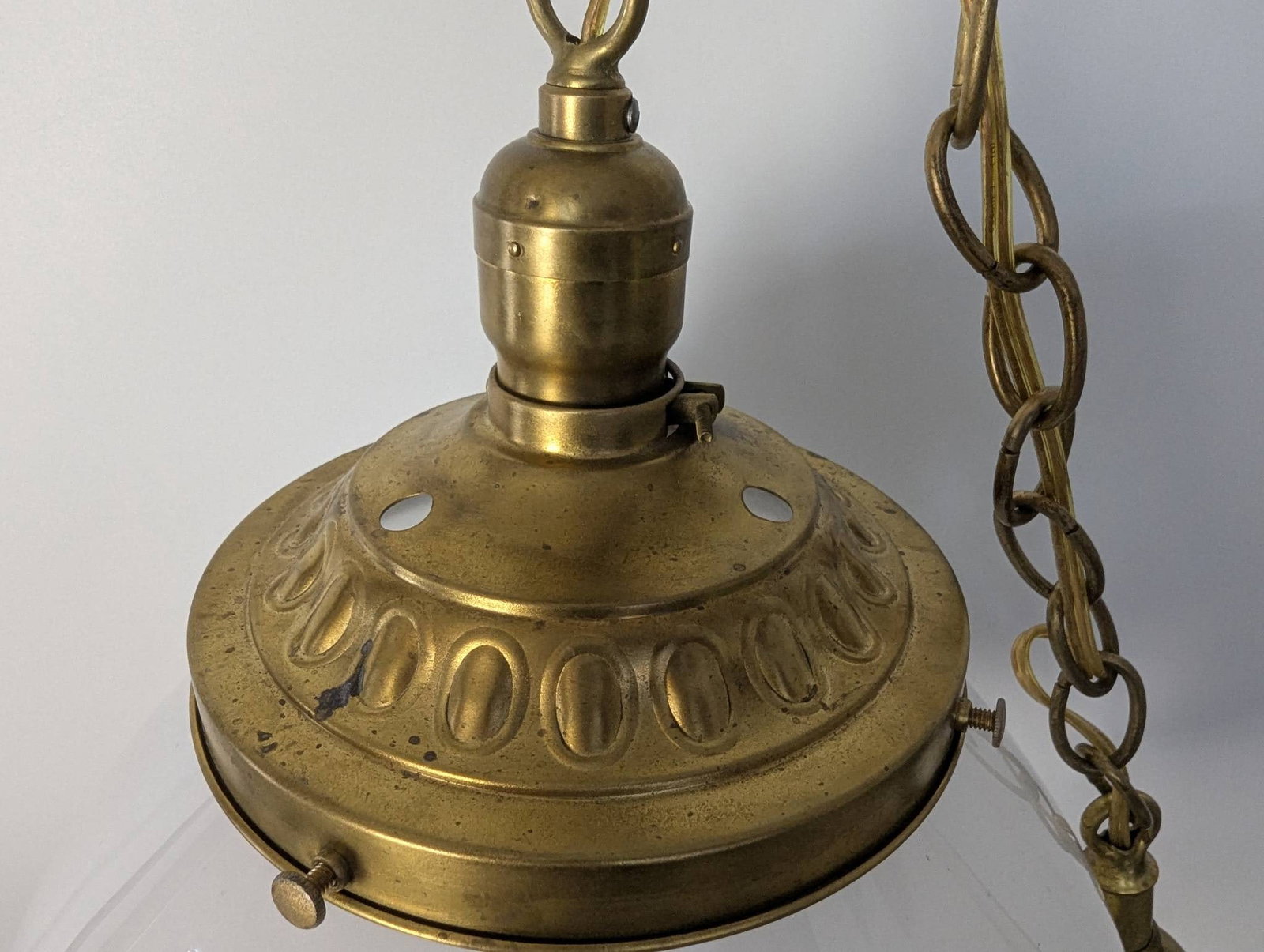 Opaline Glass Pendant Light with Brass Fitter and Chain in Vintage Style Art Deco - 2