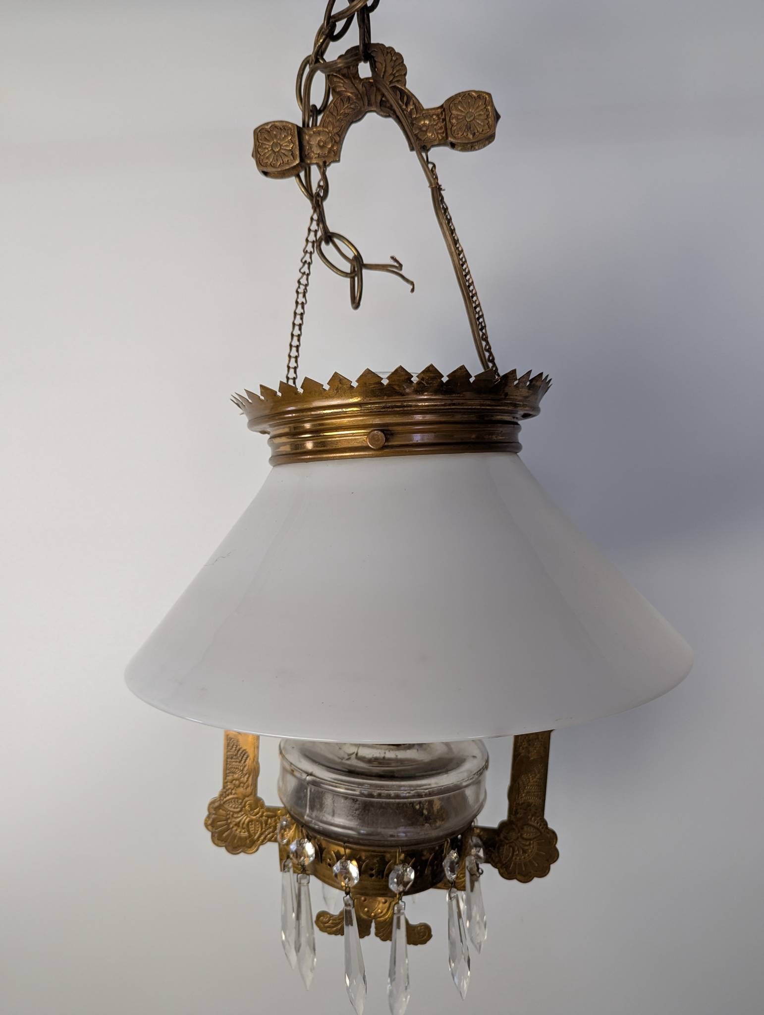 Antique Victorian Parlor Hanging Oil Lamp Converted to Electricity: **Important** Please read below description on how to avoid high shipping costs. Antique Victorian parlor or library oil lamp dating back to the late 19th century, around the 1870s-1880s. This lamp ha