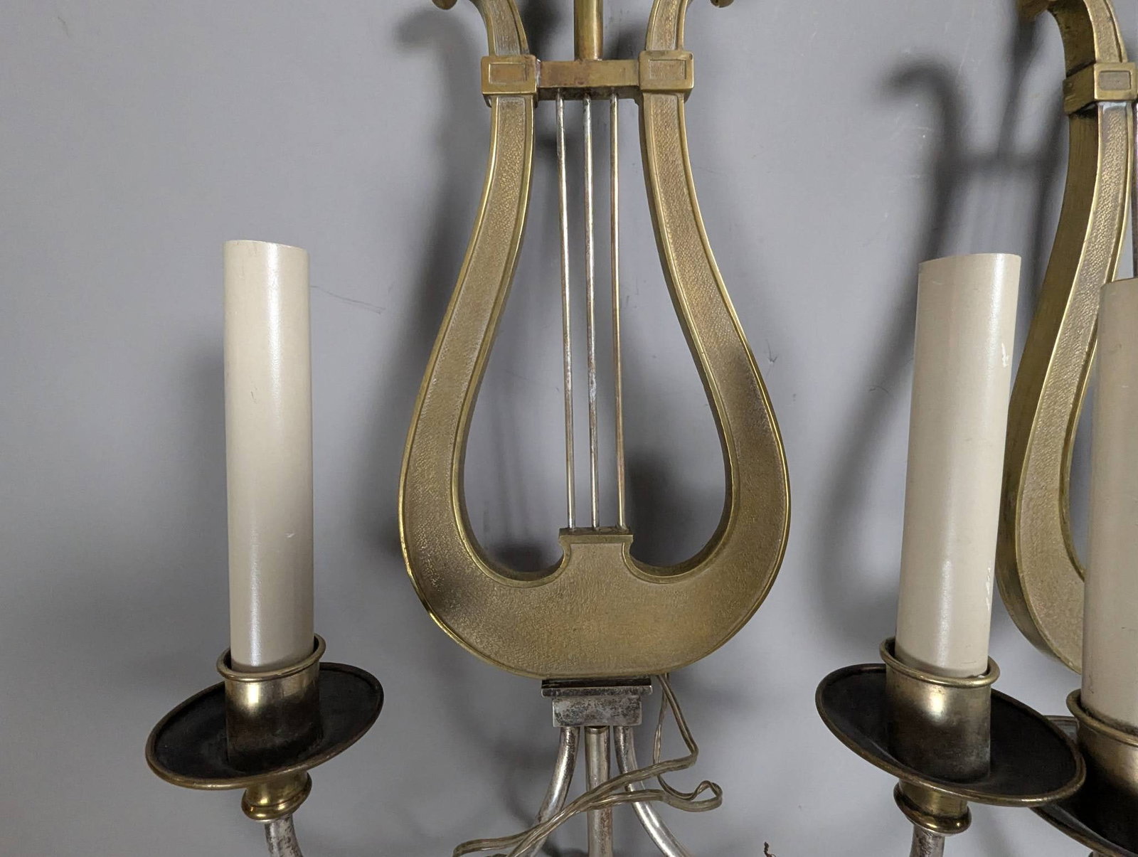 Brass Lyre-Shaped Wall Sconces in Neoclassical Style - 3