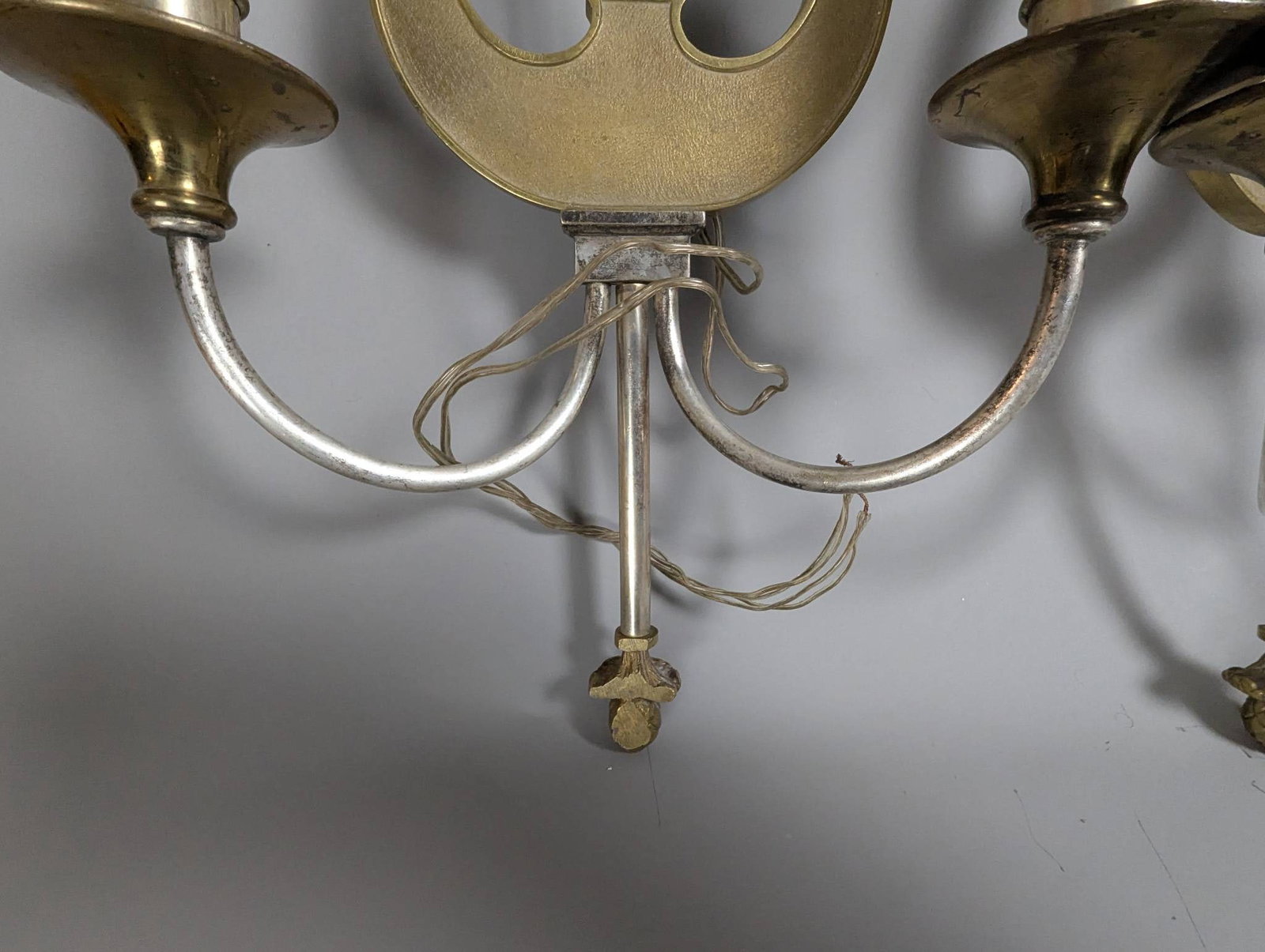 Brass Lyre-Shaped Wall Sconces in Neoclassical Style - 4