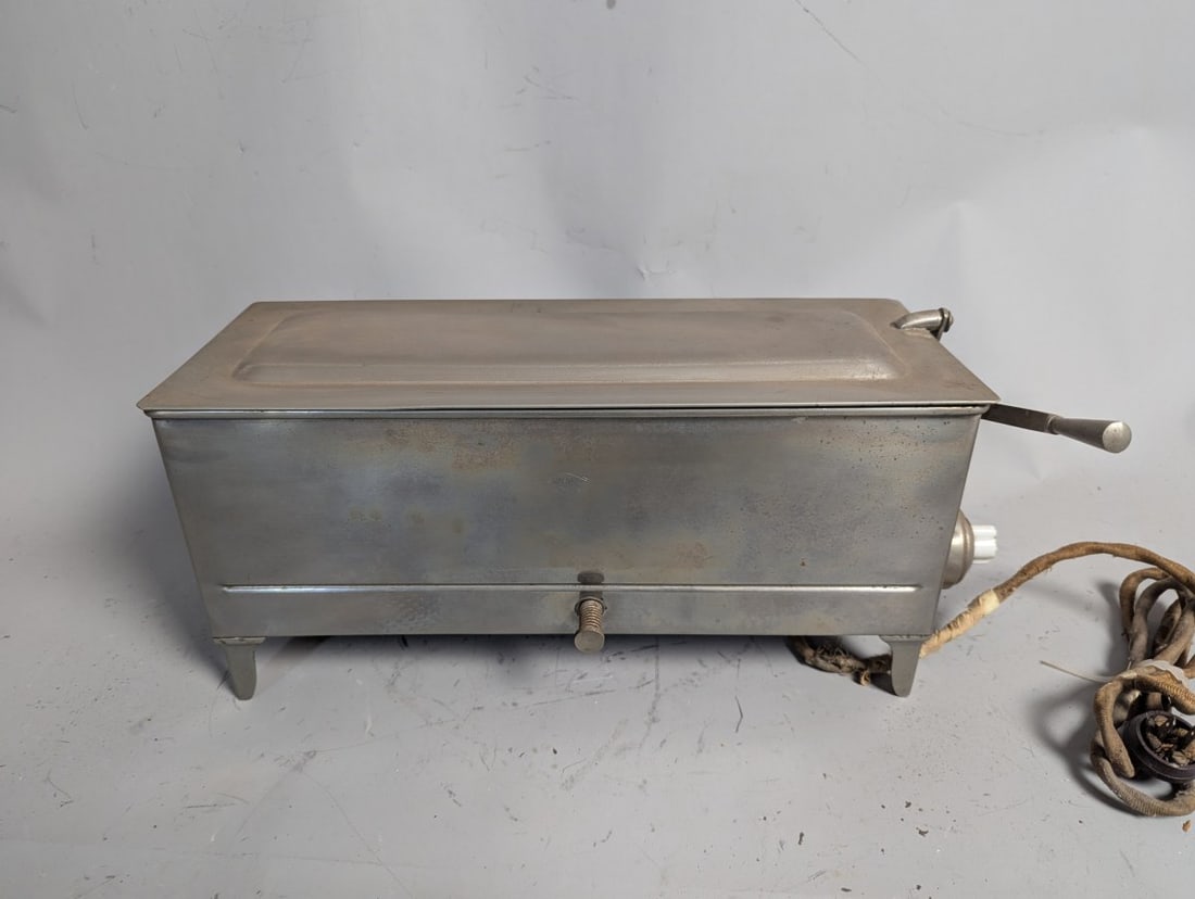 Vintage Electric Chafing Dish Ideal for Collectors and Restoration: **Important** Please read below description on how to avoid high shipping costs. This vintage electric chafing dish measures 8 high x 21 x 7 and is a unique find for collectors or those seeking a
