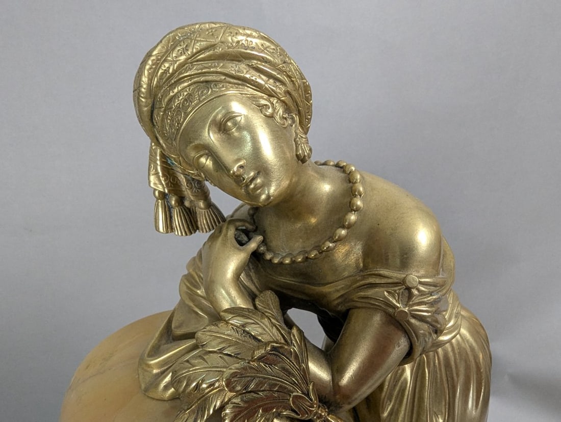 19th Century French Gilt Metal and Marble Figural Mantel Clock Decorative Timepiece - 8